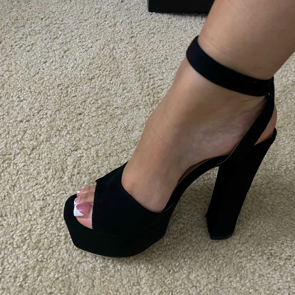 Fashion Nova Black Chunky Heels